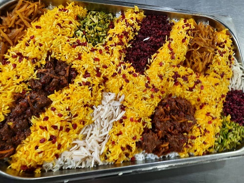 زرشک پلو با مرغ مجلسی در بهترین رستوران گیلان